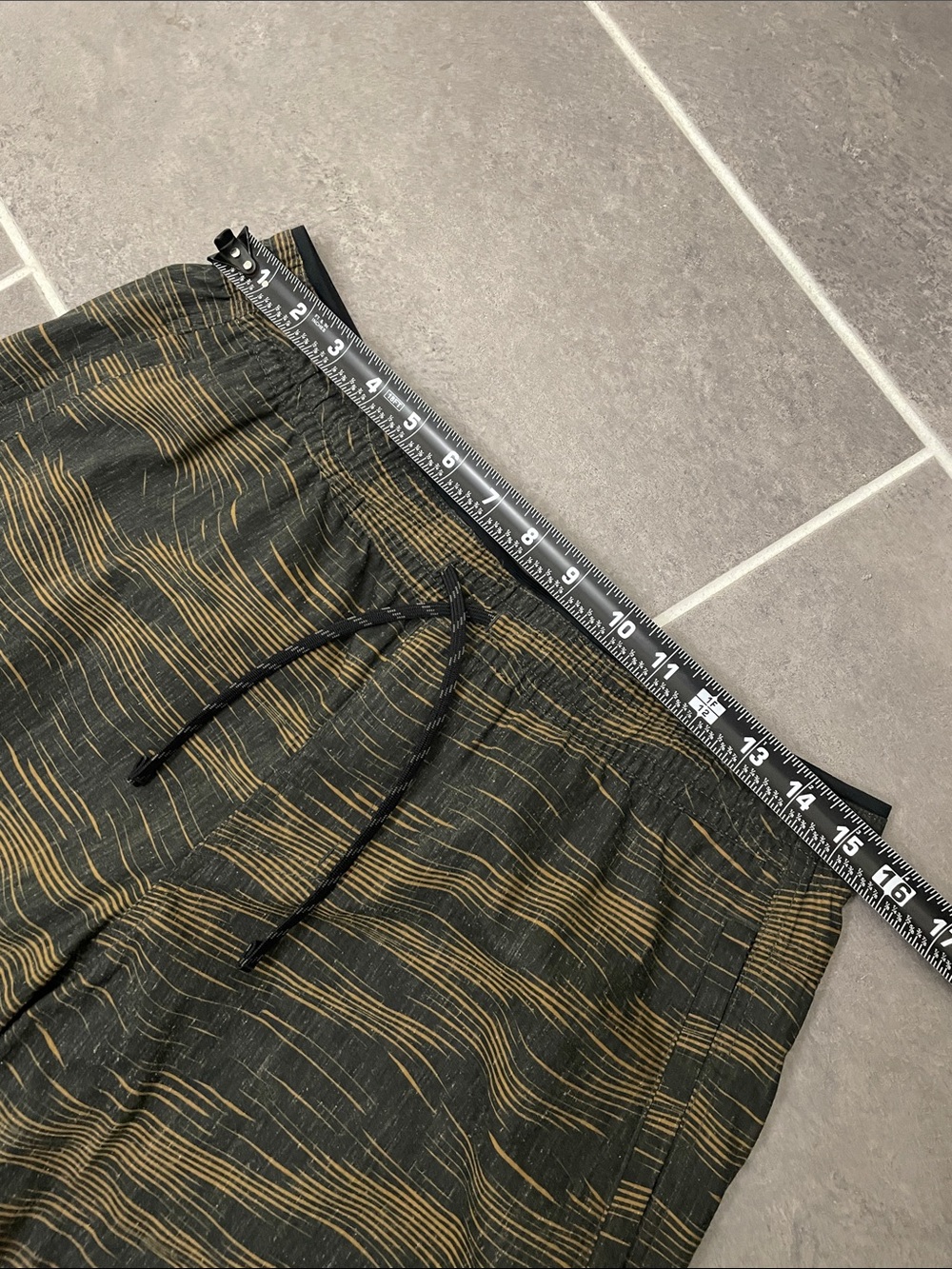 KUHL Getaway™ 7" Shorts size Medium - Picture 4 of 8